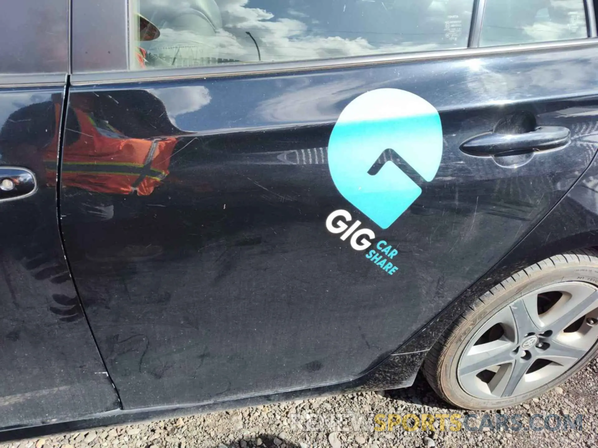 39 Photograph of a damaged car JTDKAMFU5M3136426 TOYOTA PRIUS 2021