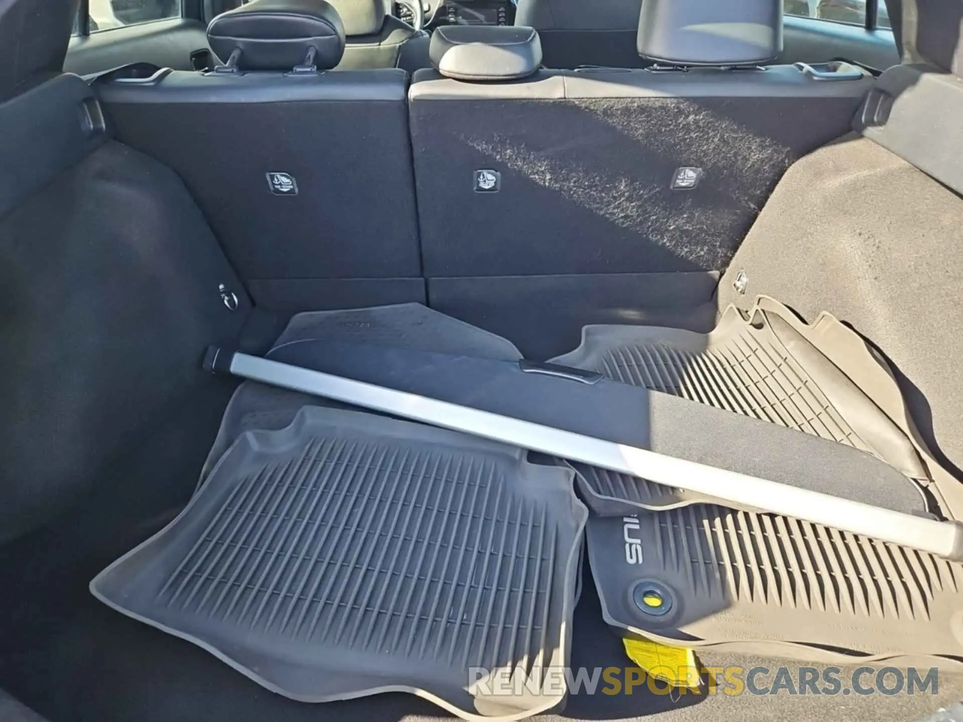 18 Photograph of a damaged car JTDKAMFU7M3136606 TOYOTA PRIUS 2021