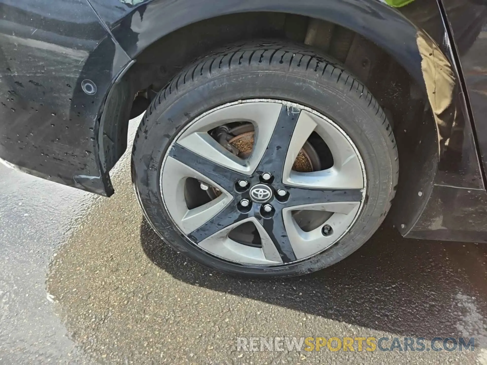 39 Photograph of a damaged car JTDKAMFU7M3136606 TOYOTA PRIUS 2021