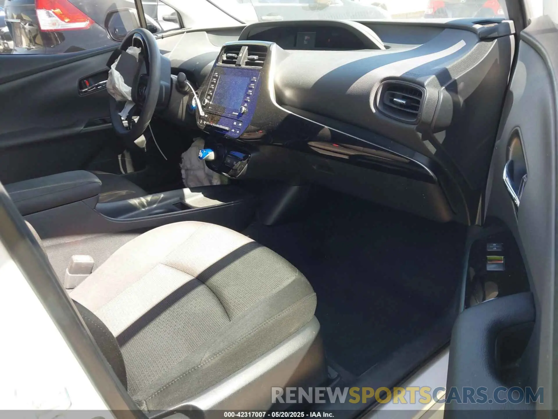 5 Photograph of a damaged car JTDKAMFU8M3135142 TOYOTA PRIUS 2021