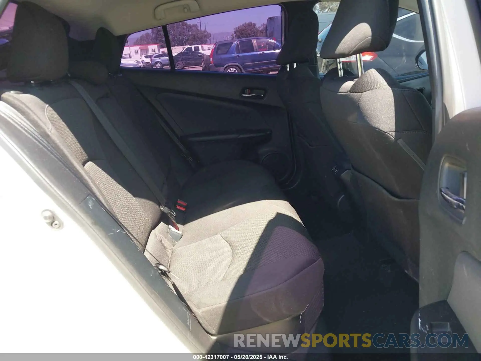 8 Photograph of a damaged car JTDKAMFU8M3135142 TOYOTA PRIUS 2021