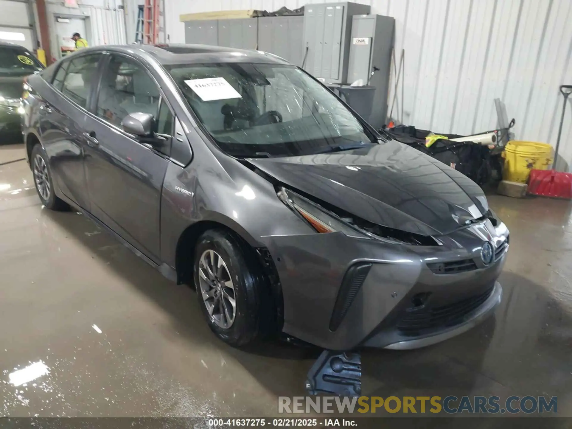 1 Фотография поврежденного автомобиля JTDKAMFU9M3132587 TOYOTA PRIUS 2021