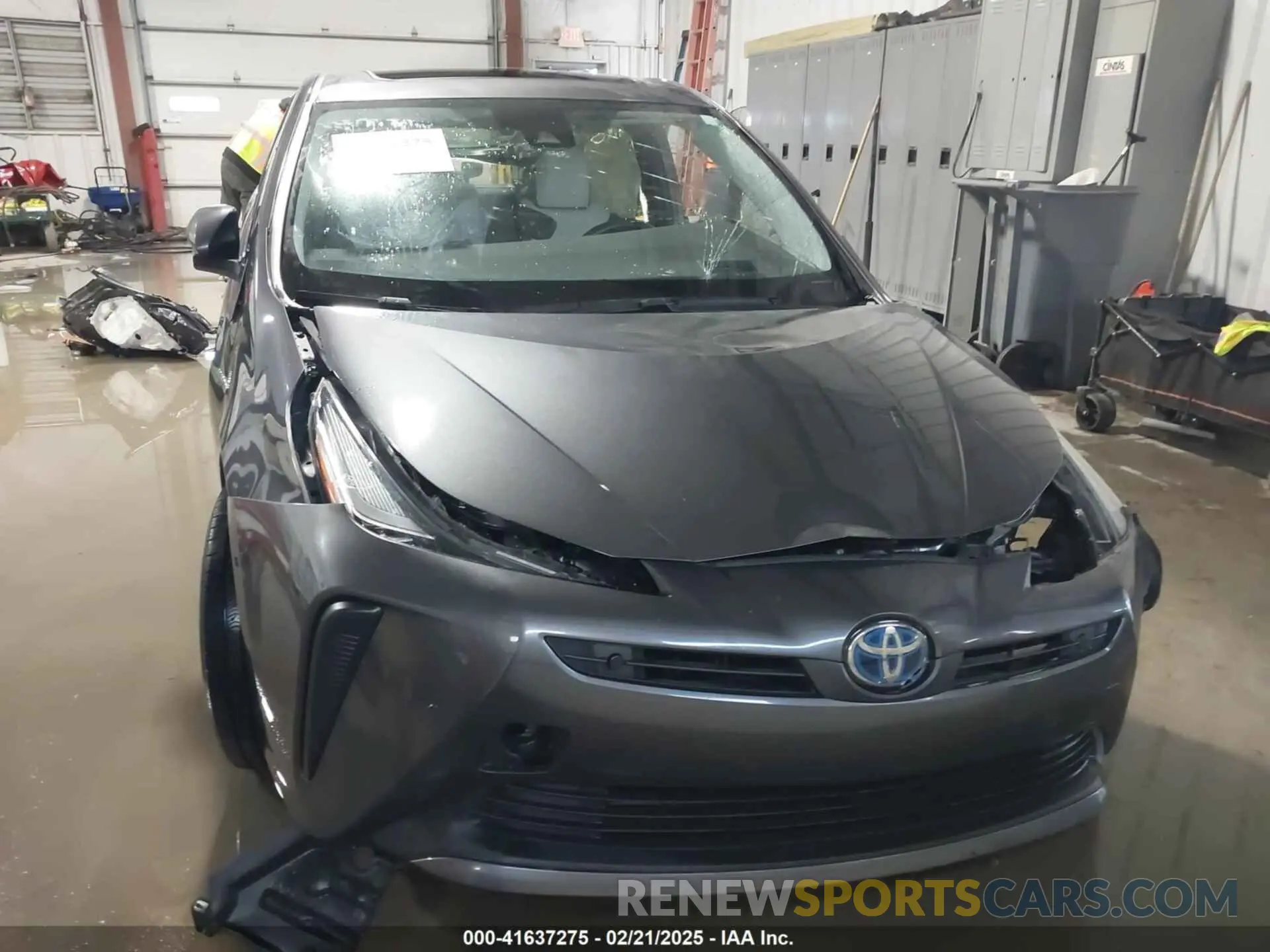 12 Фотография поврежденного автомобиля JTDKAMFU9M3132587 TOYOTA PRIUS 2021