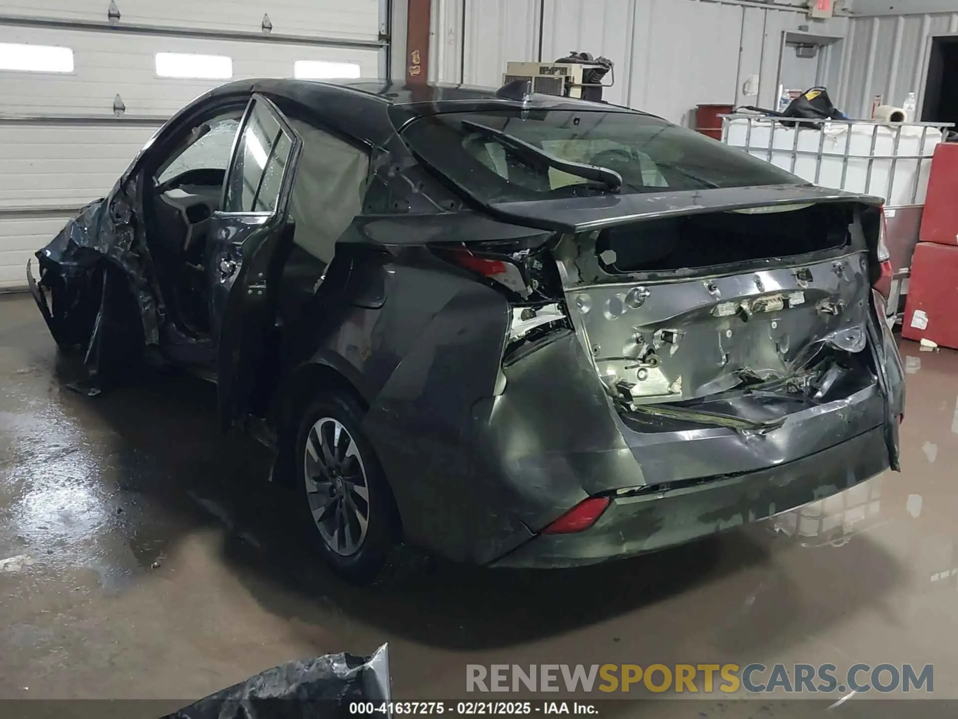 3 Фотография поврежденного автомобиля JTDKAMFU9M3132587 TOYOTA PRIUS 2021