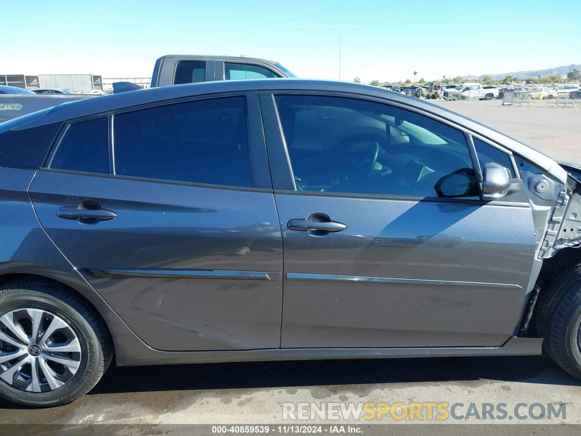 14 Фотография поврежденного автомобиля JTDL9MFU1M3022890 TOYOTA PRIUS 2021