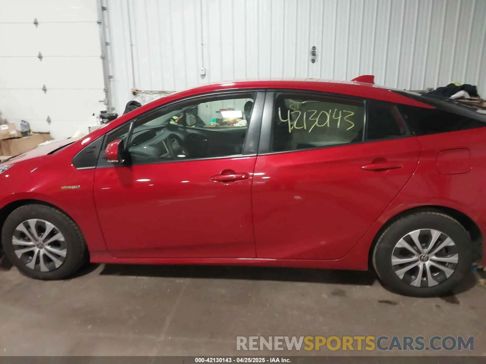 14 Photograph of a damaged car JTDL9MFU1M3025871 TOYOTA PRIUS 2021