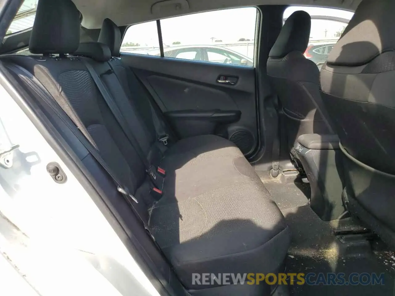 11 Photograph of a damaged car JTDL9MFU1M3031184 TOYOTA PRIUS 2021