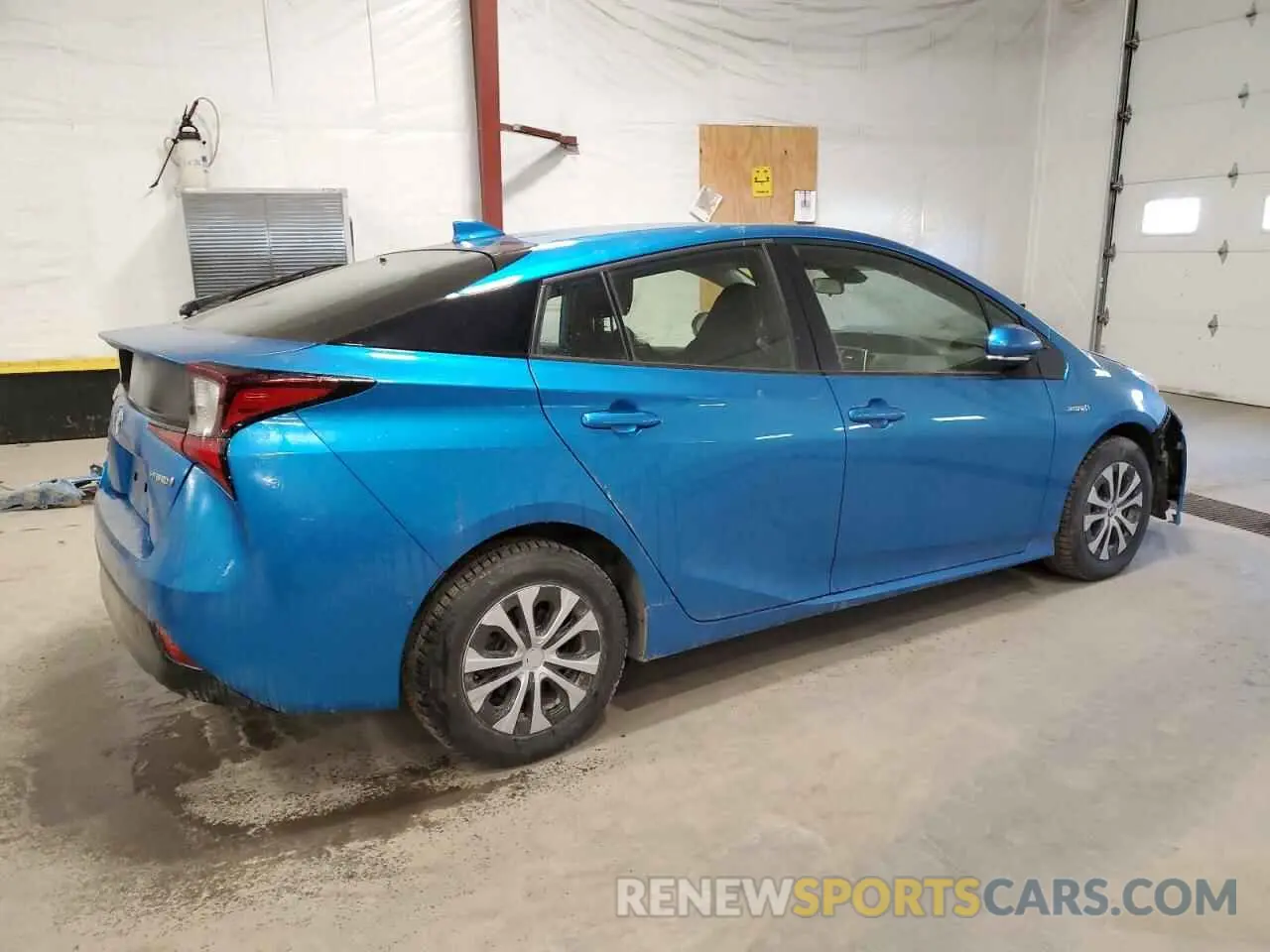 3 Photograph of a damaged car JTDL9MFU2M3029444 TOYOTA PRIUS 2021