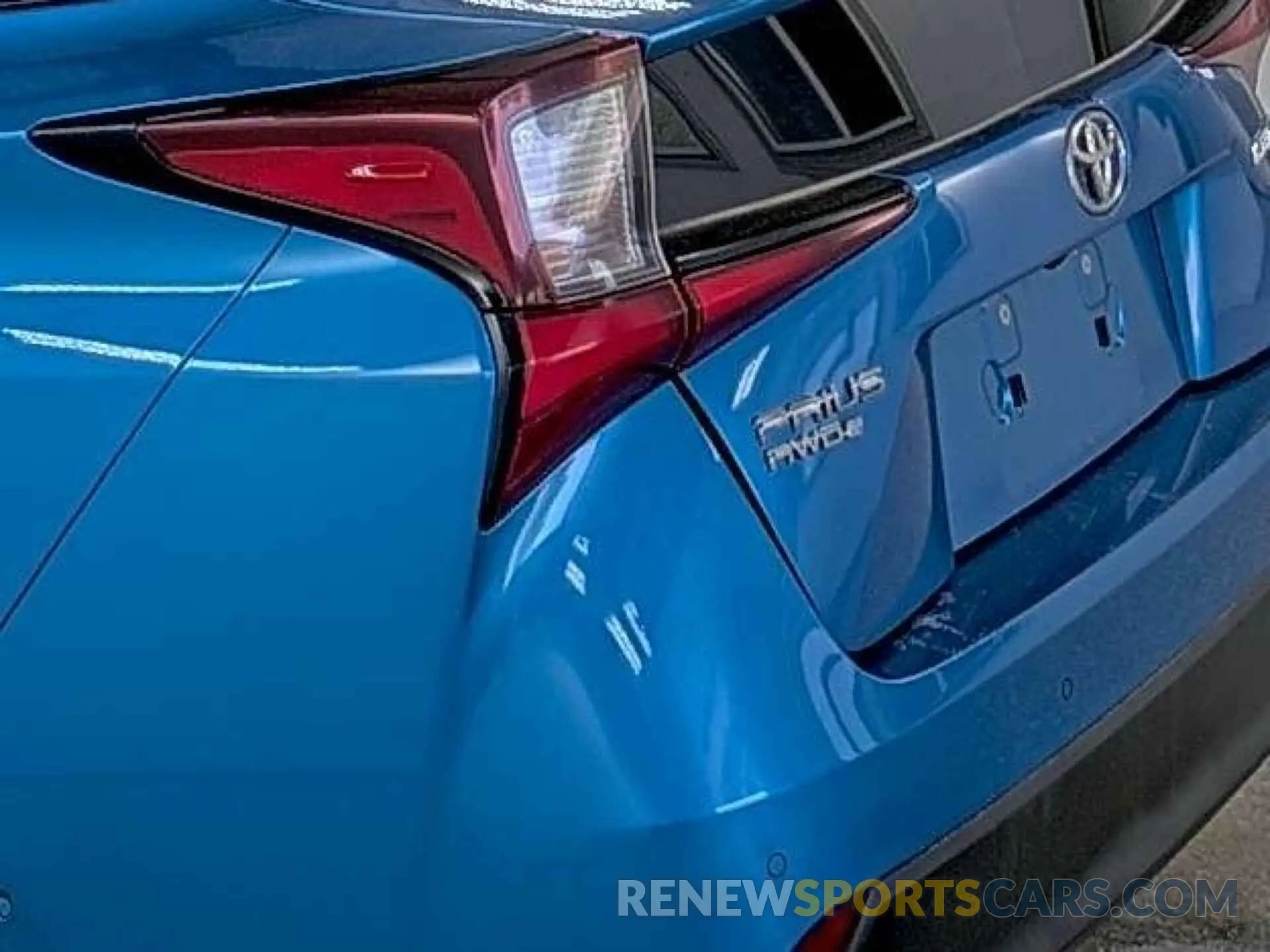 39 Photograph of a damaged car JTDL9MFU2M3030867 TOYOTA PRIUS 2021