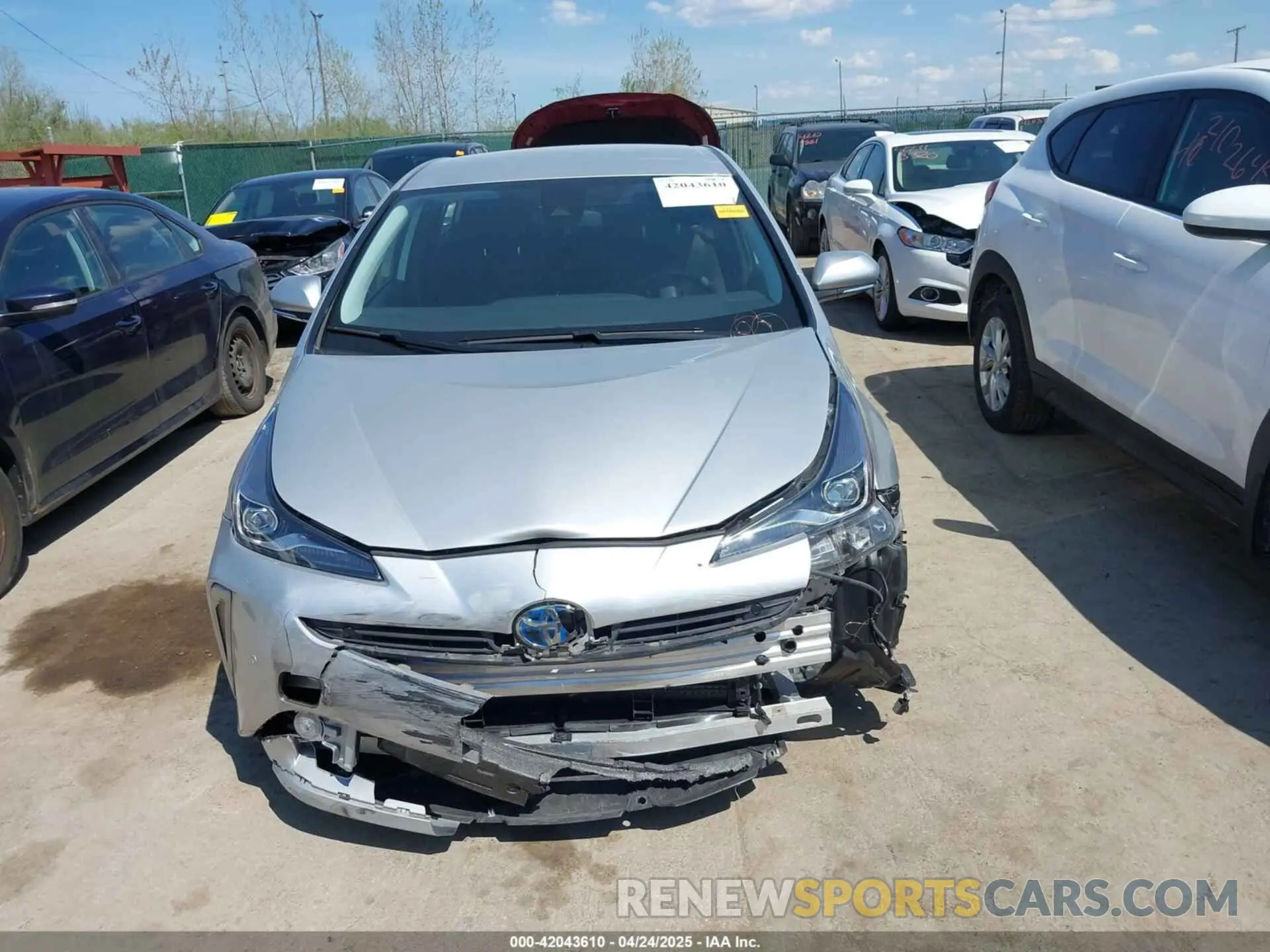 12 Photograph of a damaged car JTDL9MFU3M3028805 TOYOTA PRIUS 2021