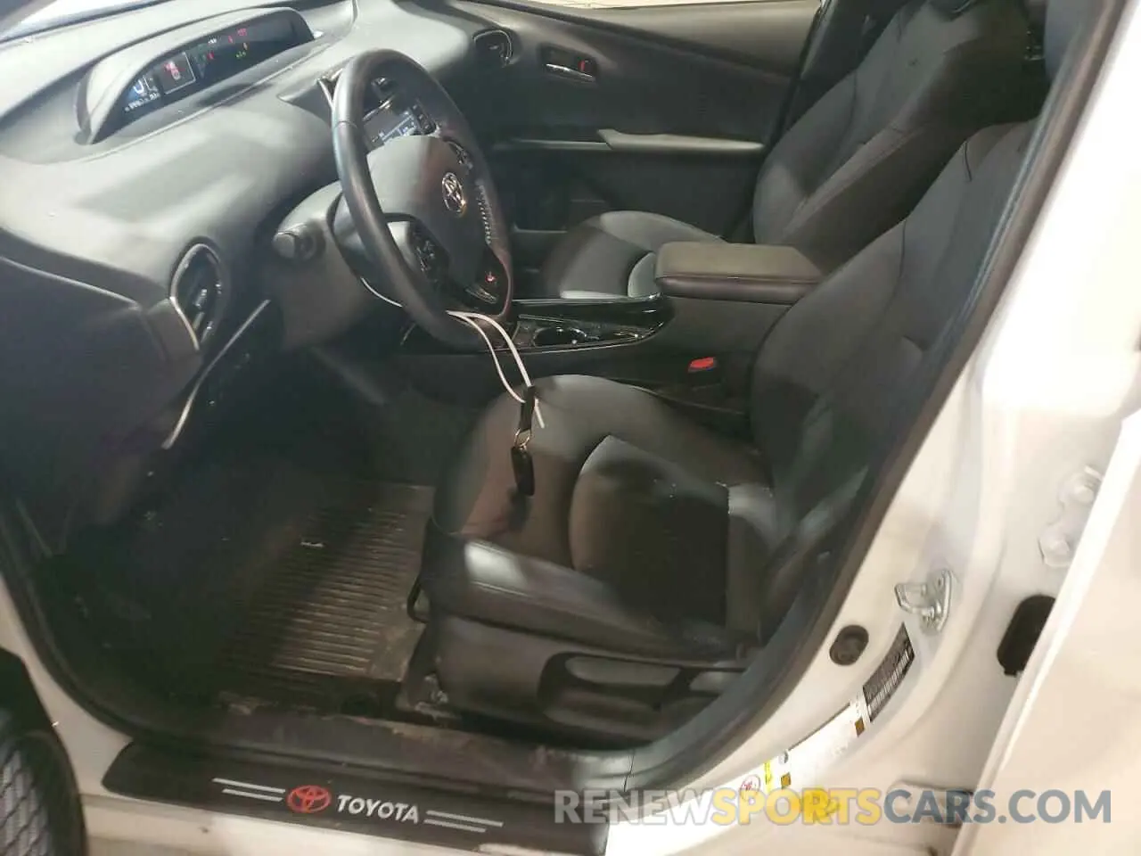 7 Photograph of a damaged car JTDL9MFU8M3025429 TOYOTA PRIUS 2021