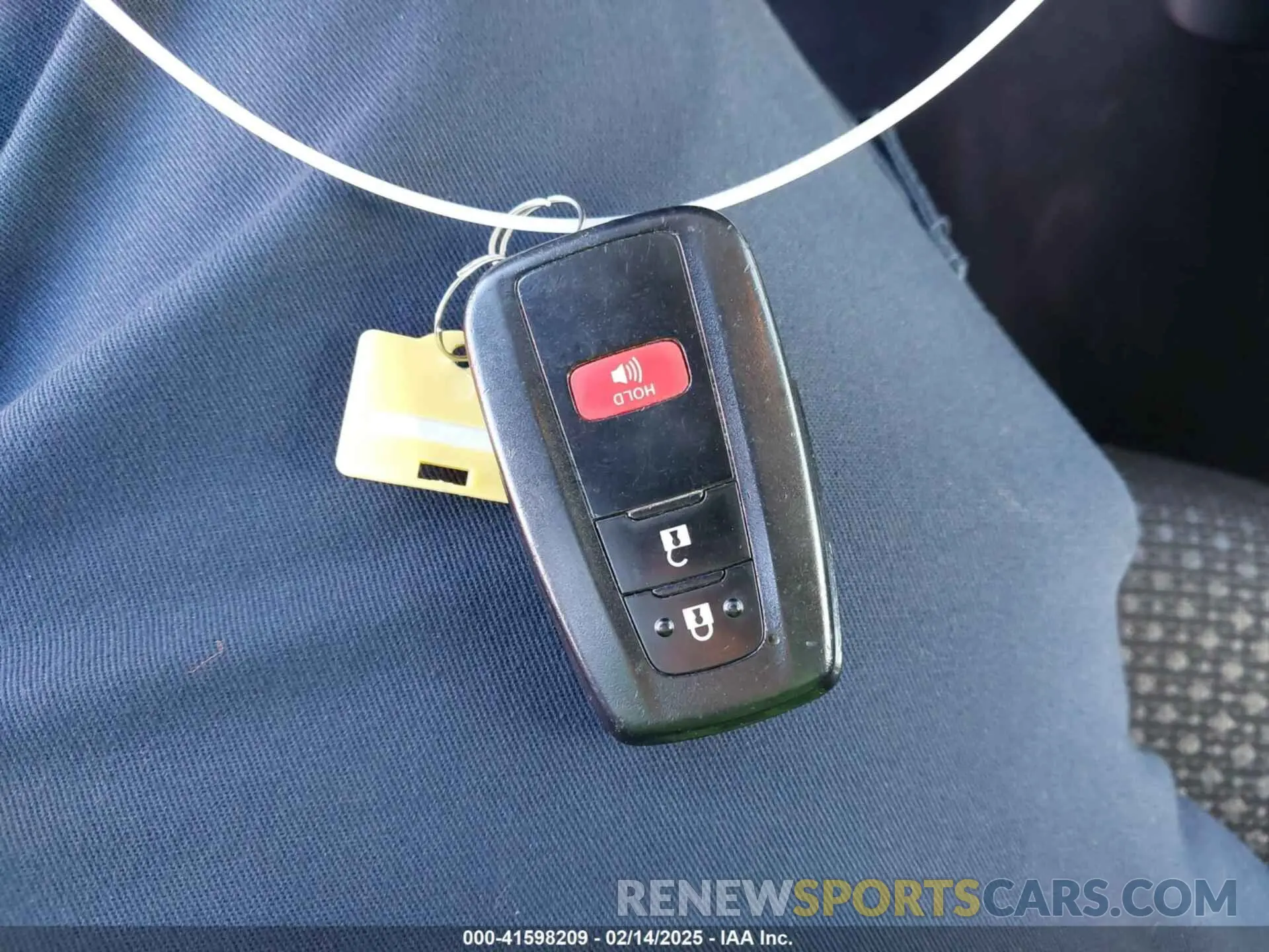 11 Photograph of a damaged car JTDL9MFU8M3027617 TOYOTA PRIUS 2021