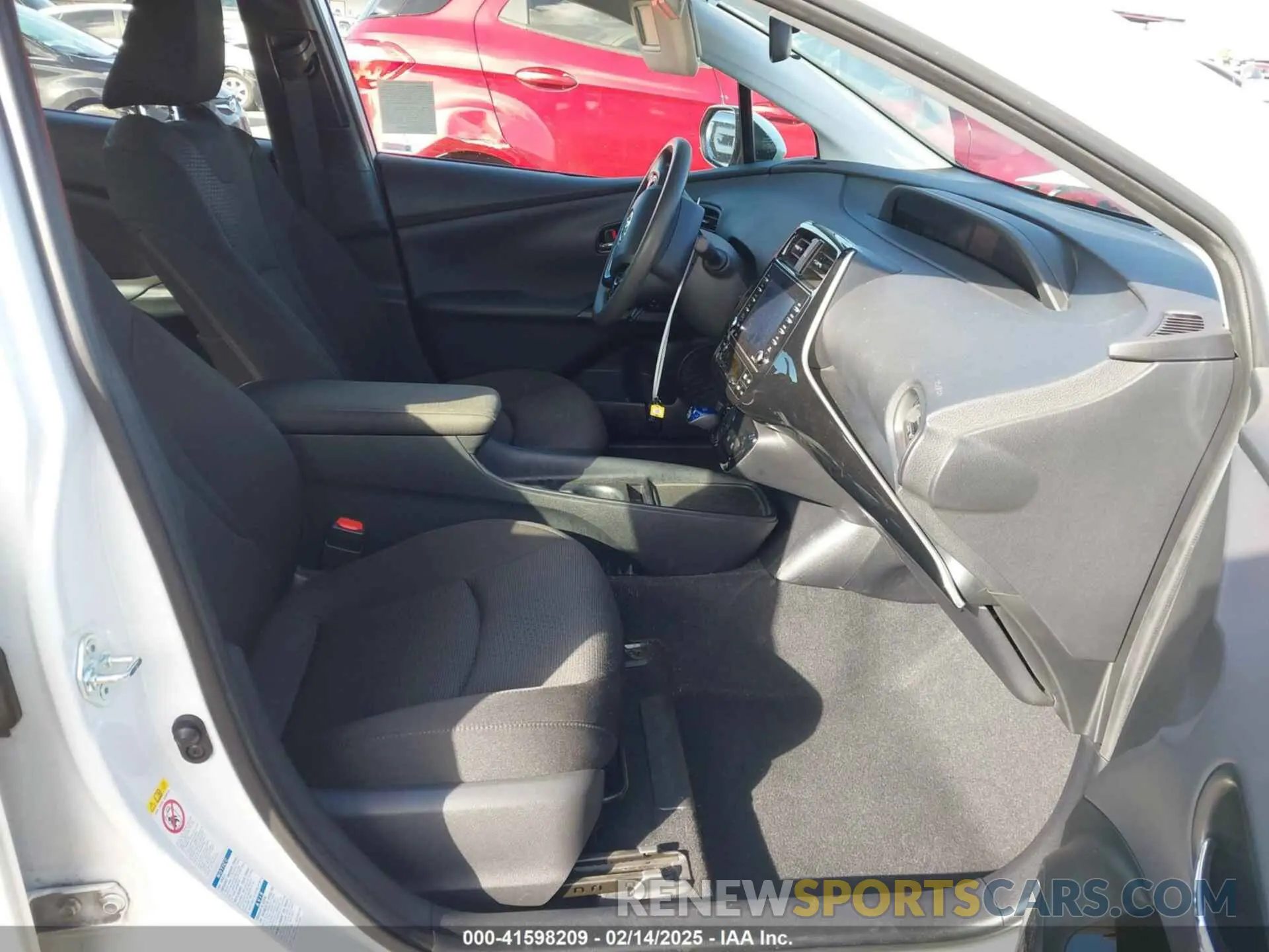 5 Photograph of a damaged car JTDL9MFU8M3027617 TOYOTA PRIUS 2021