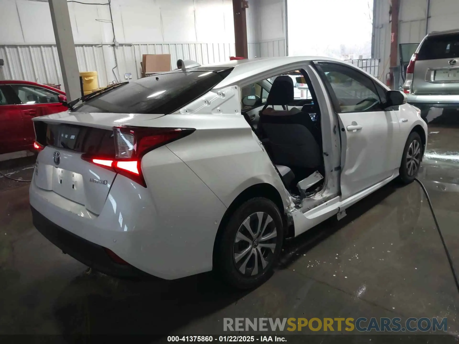 4 Фотография поврежденного автомобиля JTDL9MFU9M3025214 TOYOTA PRIUS 2021