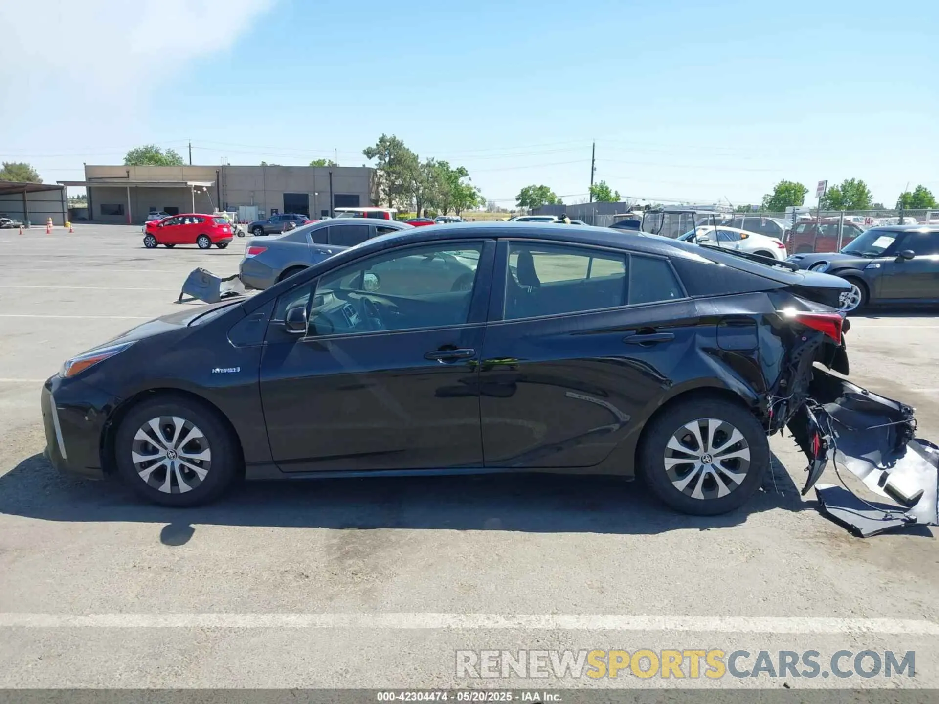 14 Photograph of a damaged car JTDL9MFUXM3024282 TOYOTA PRIUS 2021