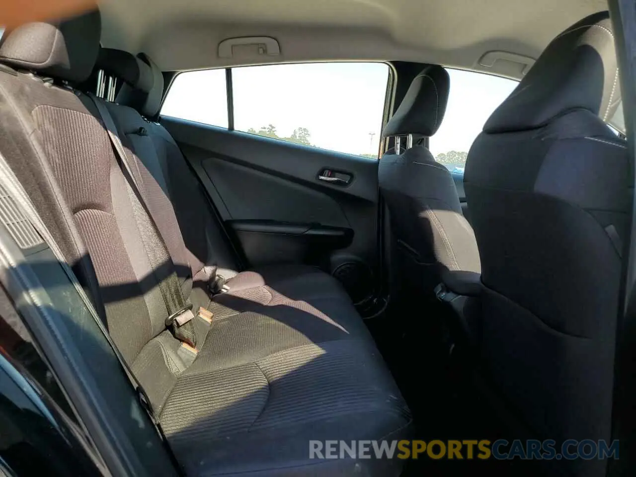 10 Photograph of a damaged car JTDKAMFP4N3204548 TOYOTA PRIUS 2022