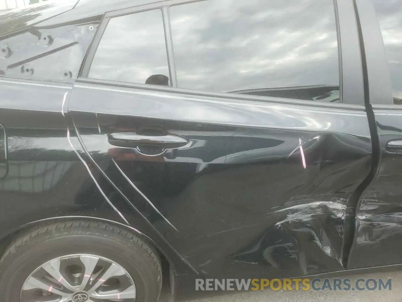 10 Photograph of a damaged car JTDKAMFP7N3221702 TOYOTA PRIUS 2022