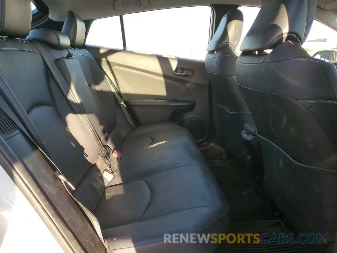 10 Фотография поврежденного автомобиля JTDKAMFP8N3228092 TOYOTA PRIUS 2022