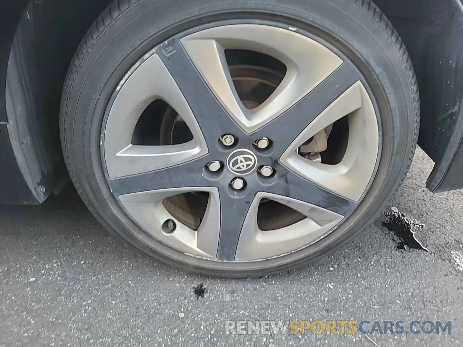 33 Photograph of a damaged car JTDKAMFU1N3160692 TOYOTA PRIUS 2022