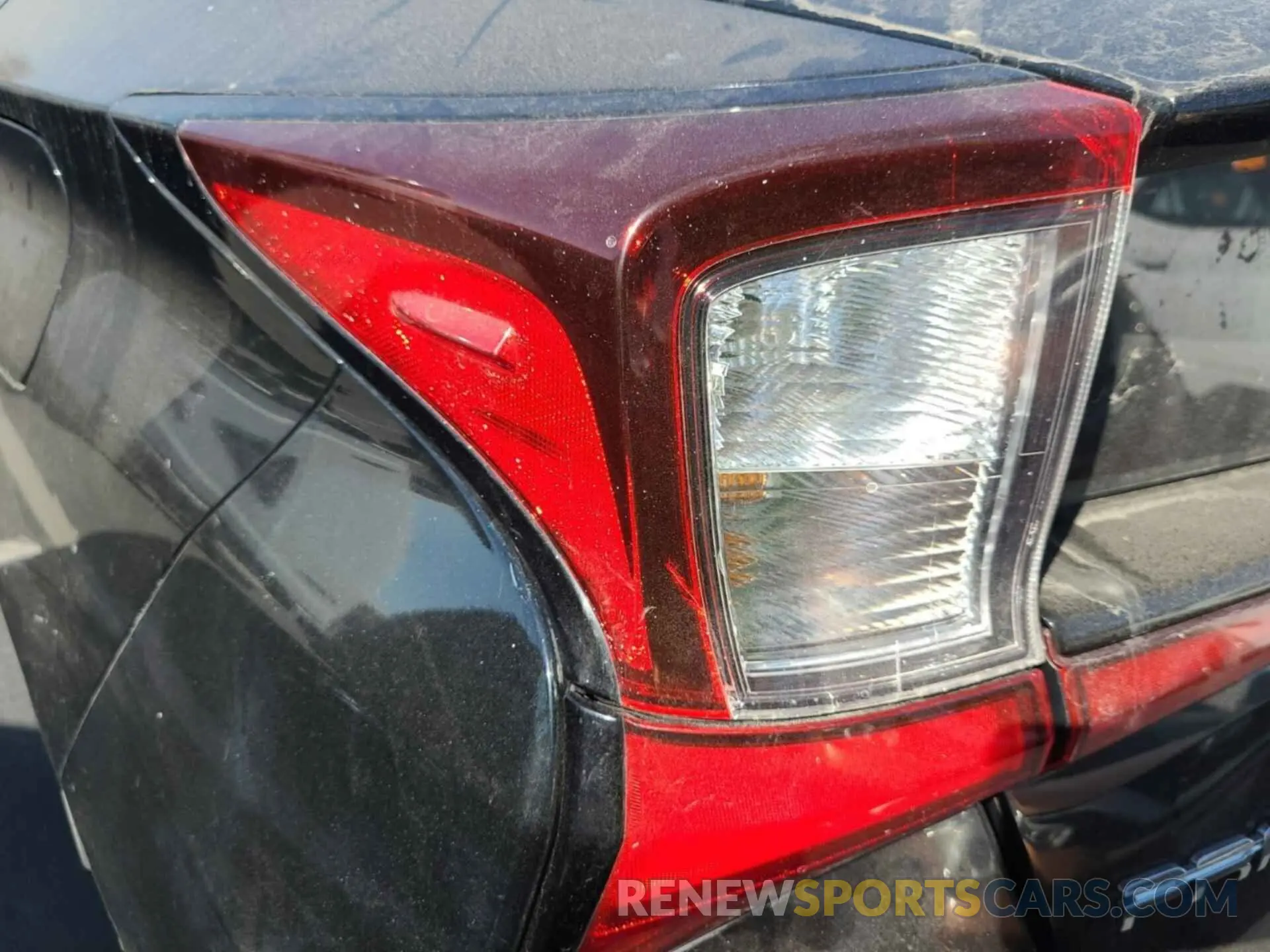 39 Photograph of a damaged car JTDKAMFU1N3160966 TOYOTA PRIUS 2022