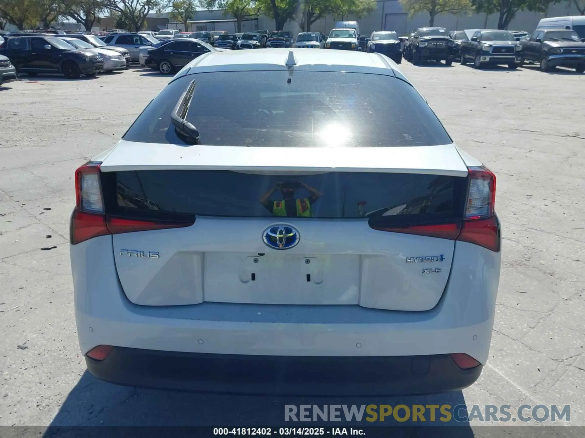 16 Photograph of a damaged car JTDKAMFU1N3177444 TOYOTA PRIUS 2022