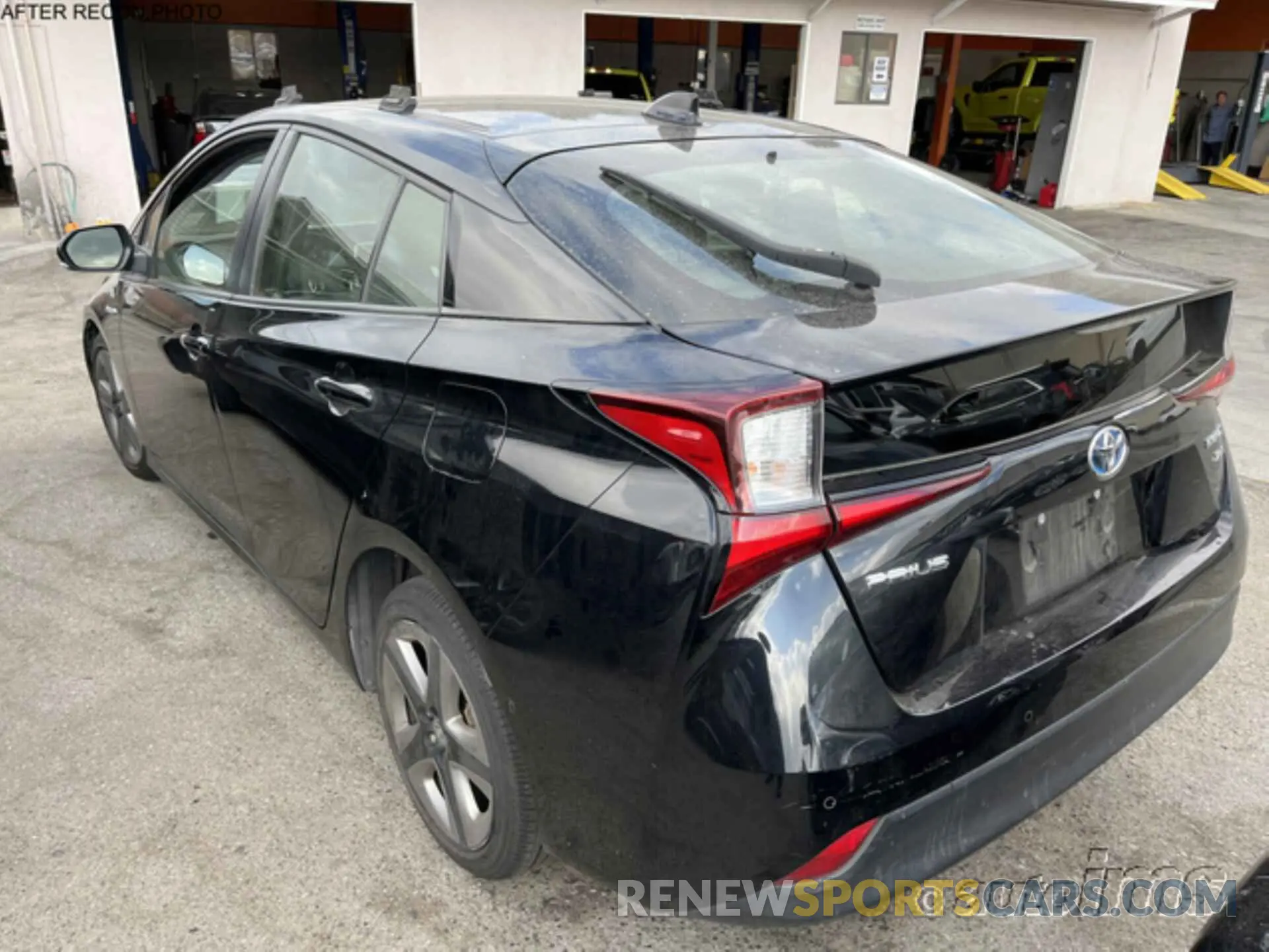2 Photograph of a damaged car JTDKAMFU2N3180210 TOYOTA PRIUS 2022