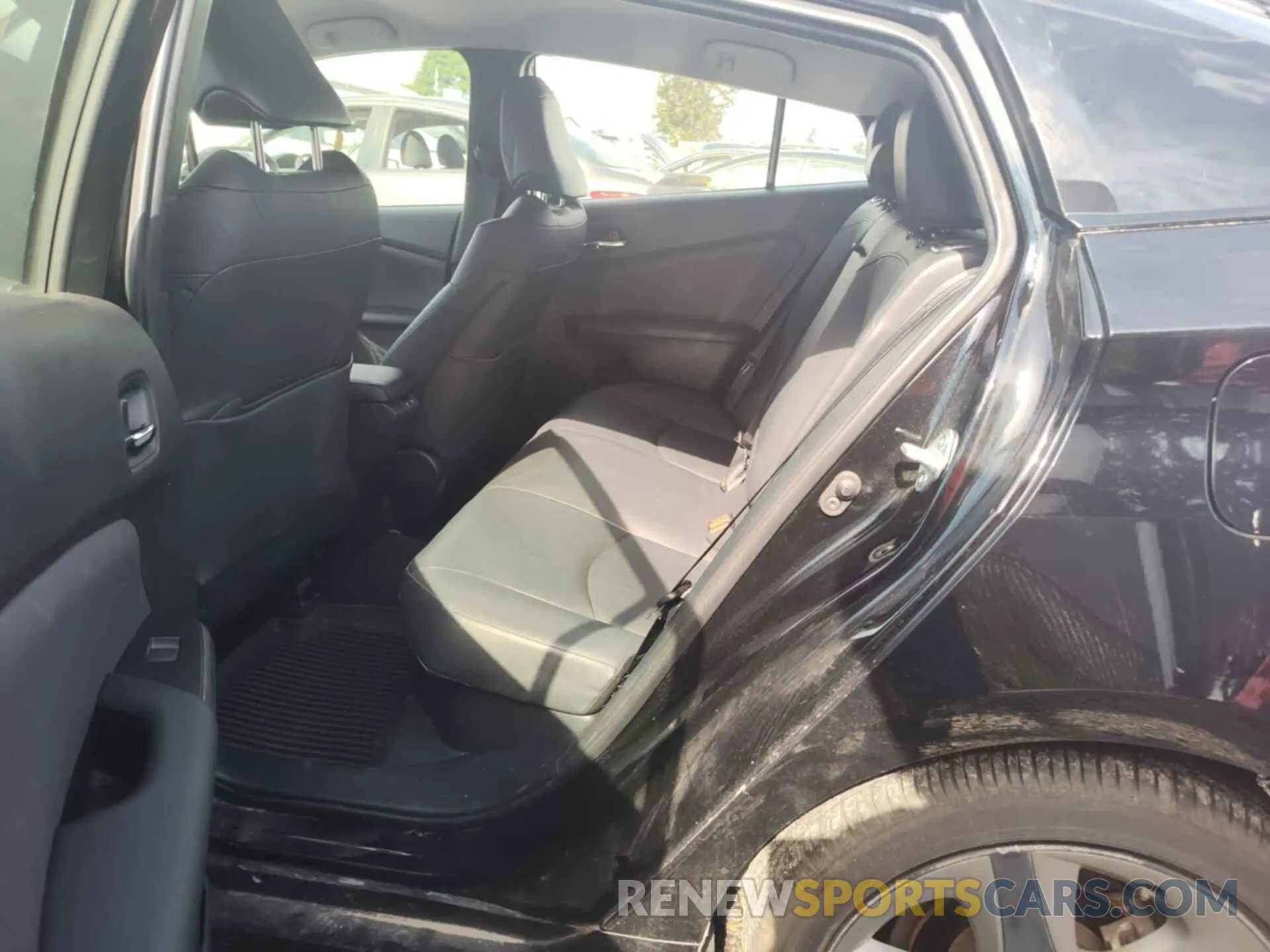 33 Photograph of a damaged car JTDKAMFU3N3160662 TOYOTA PRIUS 2022