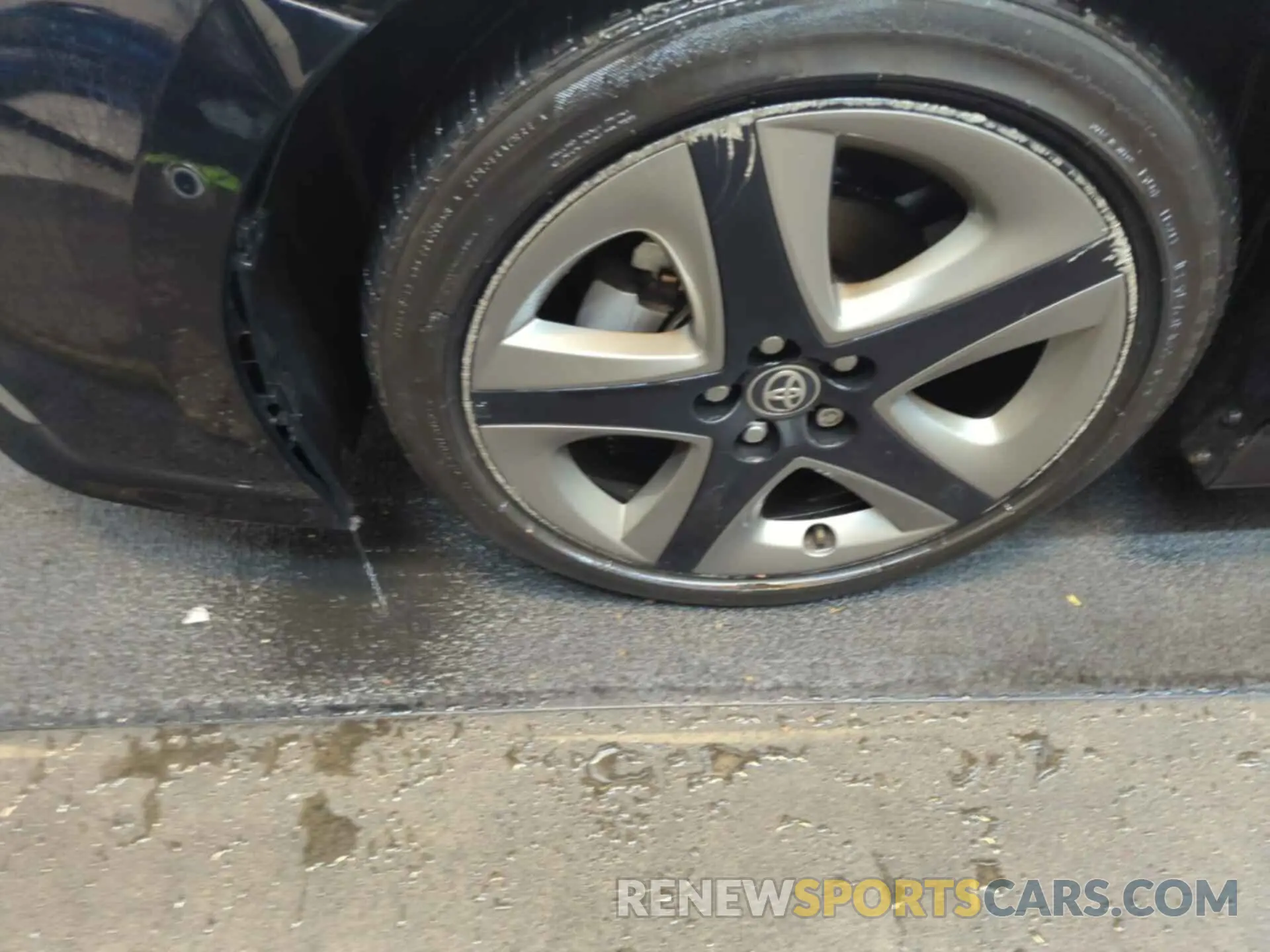 36 Photograph of a damaged car JTDKAMFU3N3166655 TOYOTA PRIUS 2022