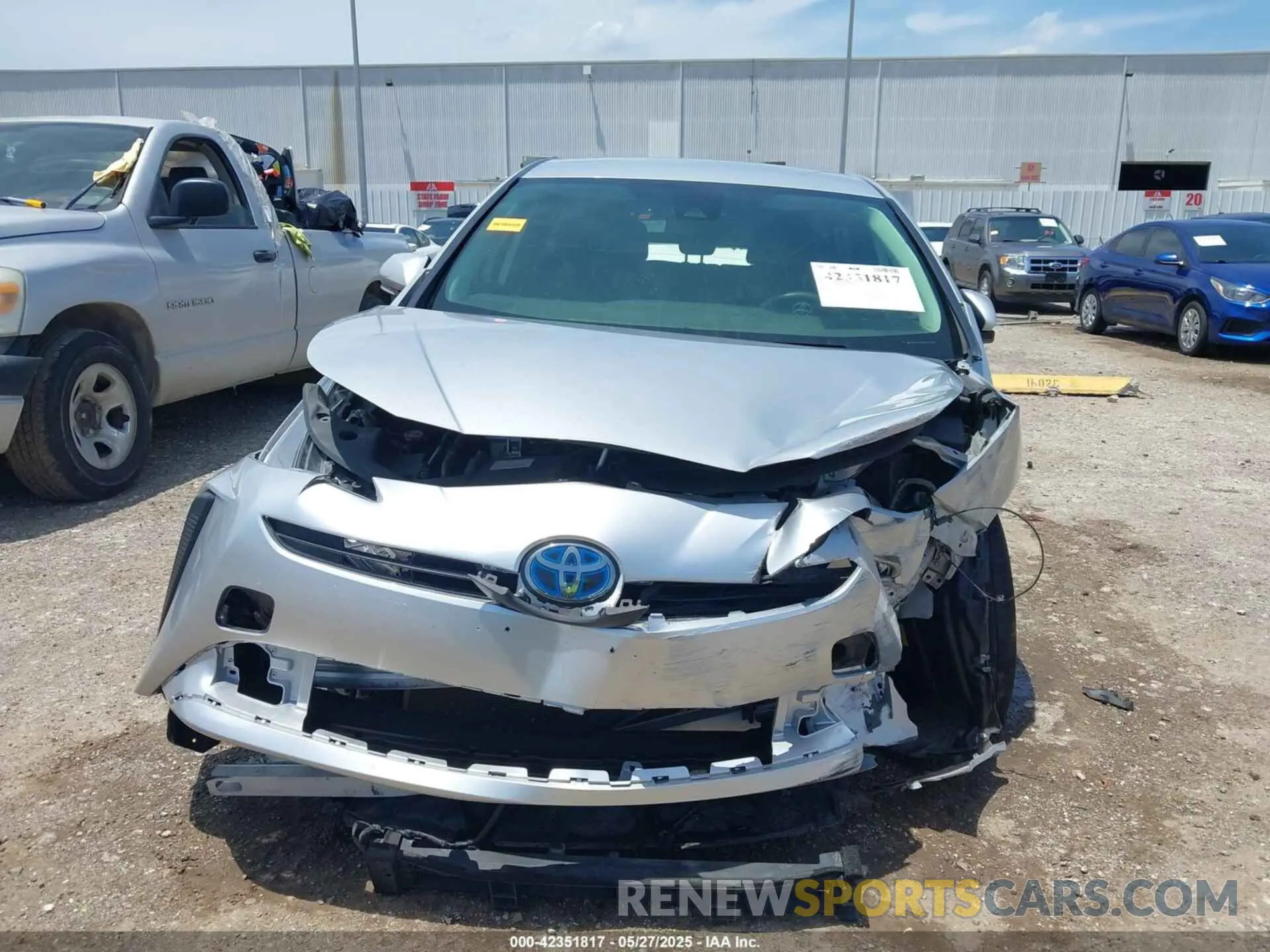 12 Photograph of a damaged car JTDKAMFU4N3170522 TOYOTA PRIUS 2022