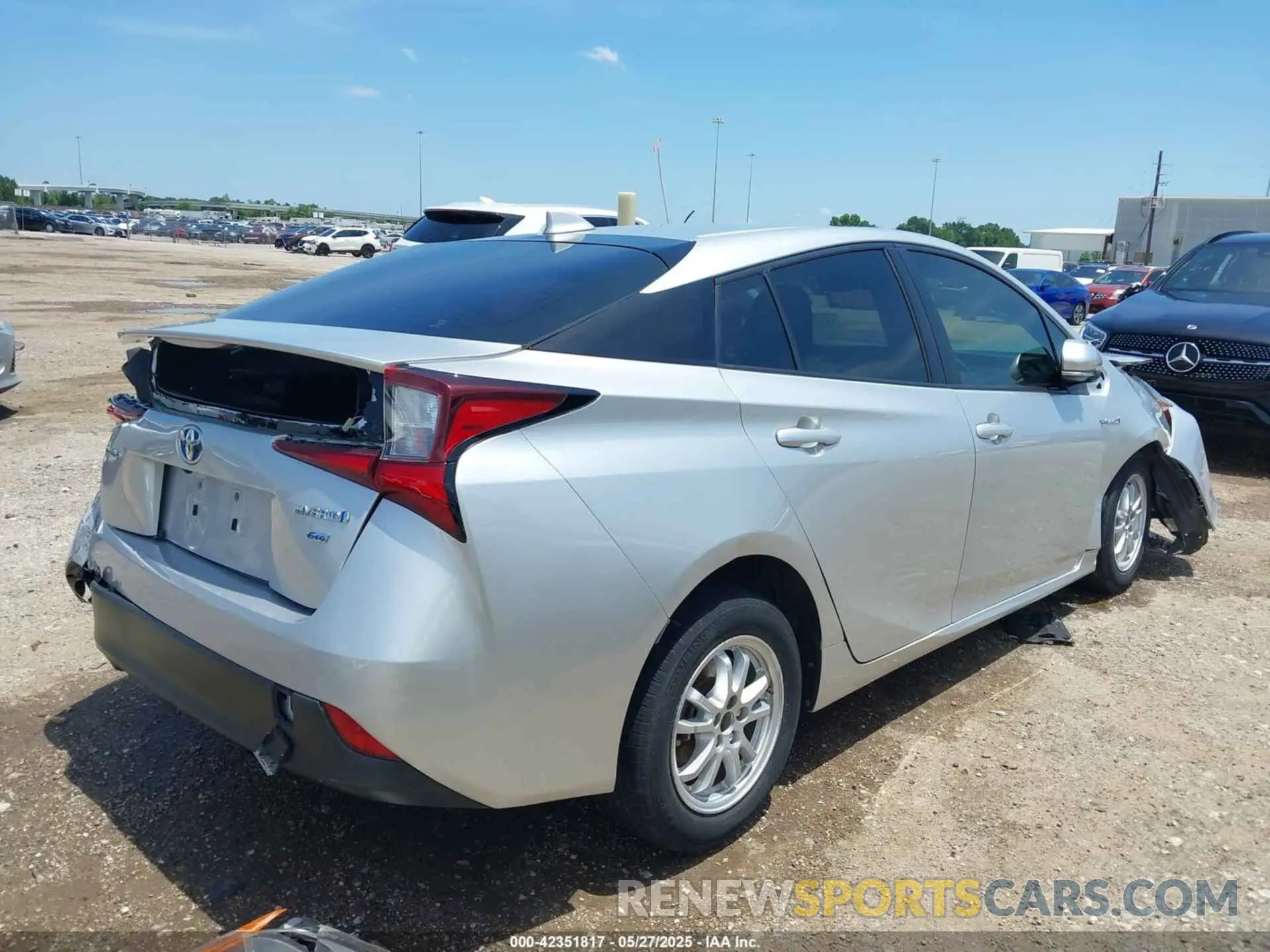 4 Photograph of a damaged car JTDKAMFU4N3170522 TOYOTA PRIUS 2022
