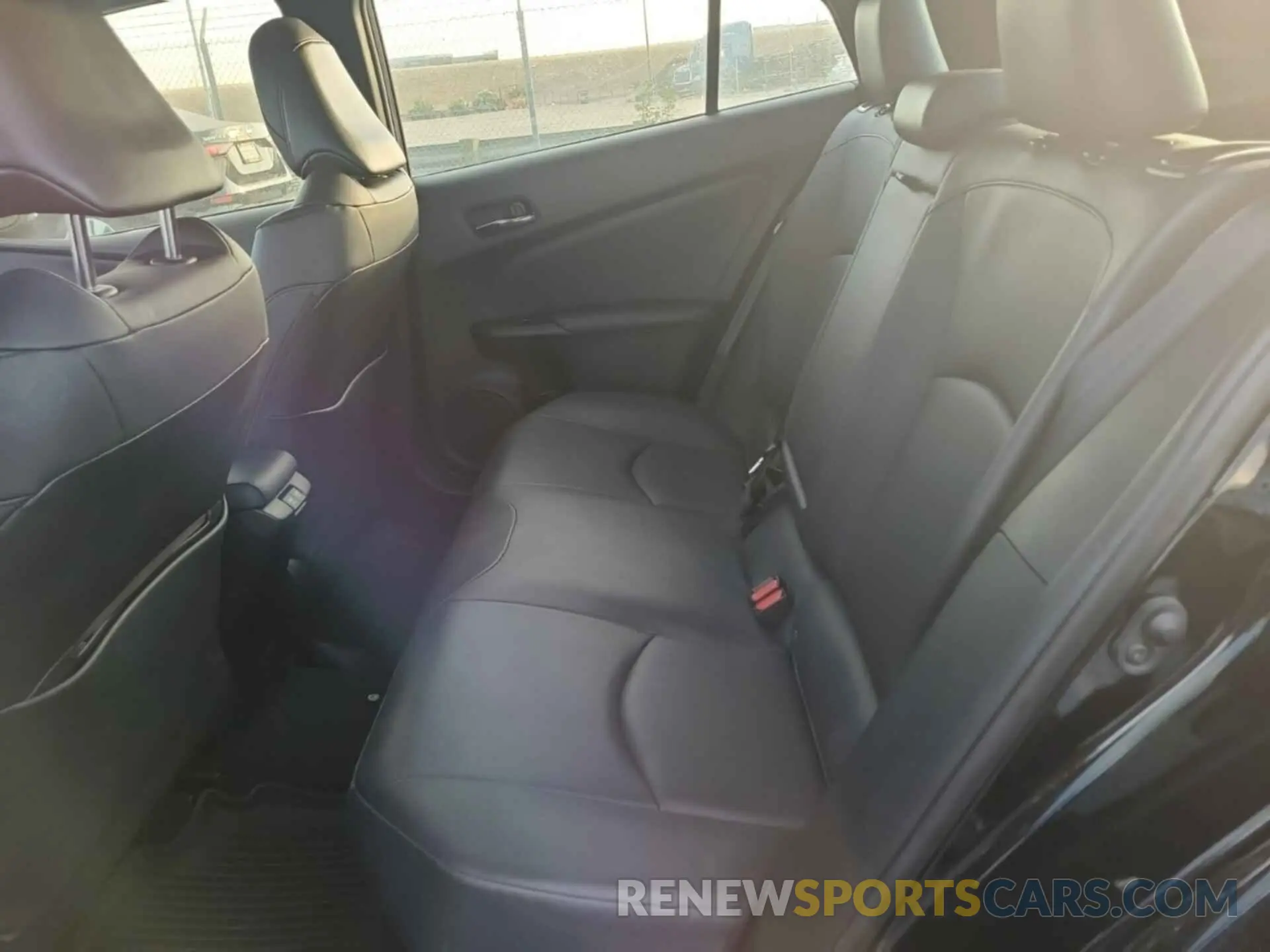30 Фотография поврежденного автомобиля JTDKAMFU6N3160977 TOYOTA PRIUS 2022