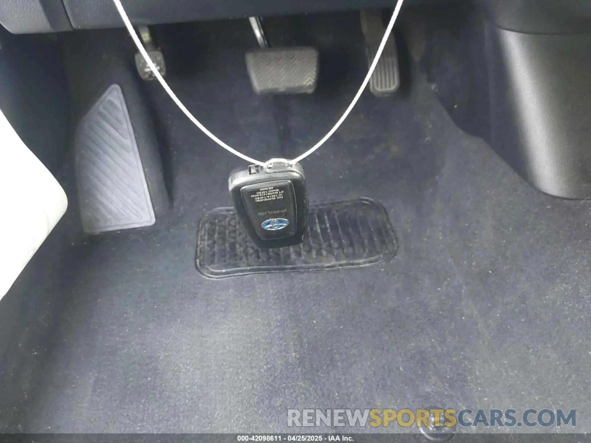 11 Photograph of a damaged car JTDKAMFU8N3181135 TOYOTA PRIUS 2022