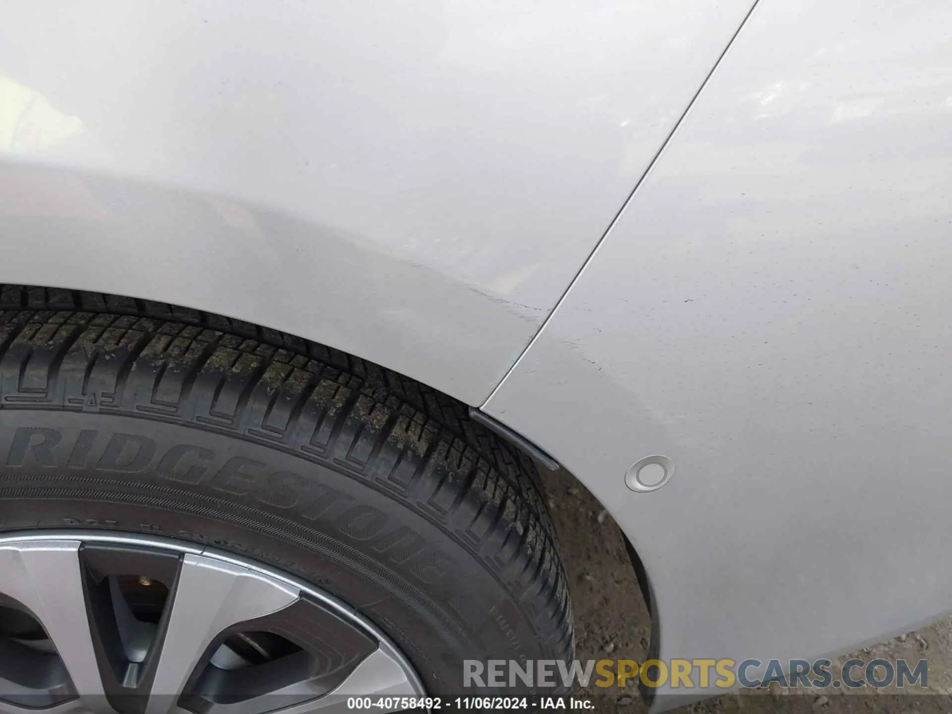 17 Photograph of a damaged car JTDL9MFU5N3034199 TOYOTA PRIUS 2022