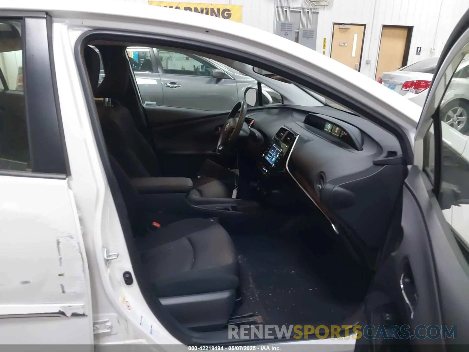 5 Фотография поврежденного автомобиля JTDL9MFU9N3031497 TOYOTA PRIUS 2022