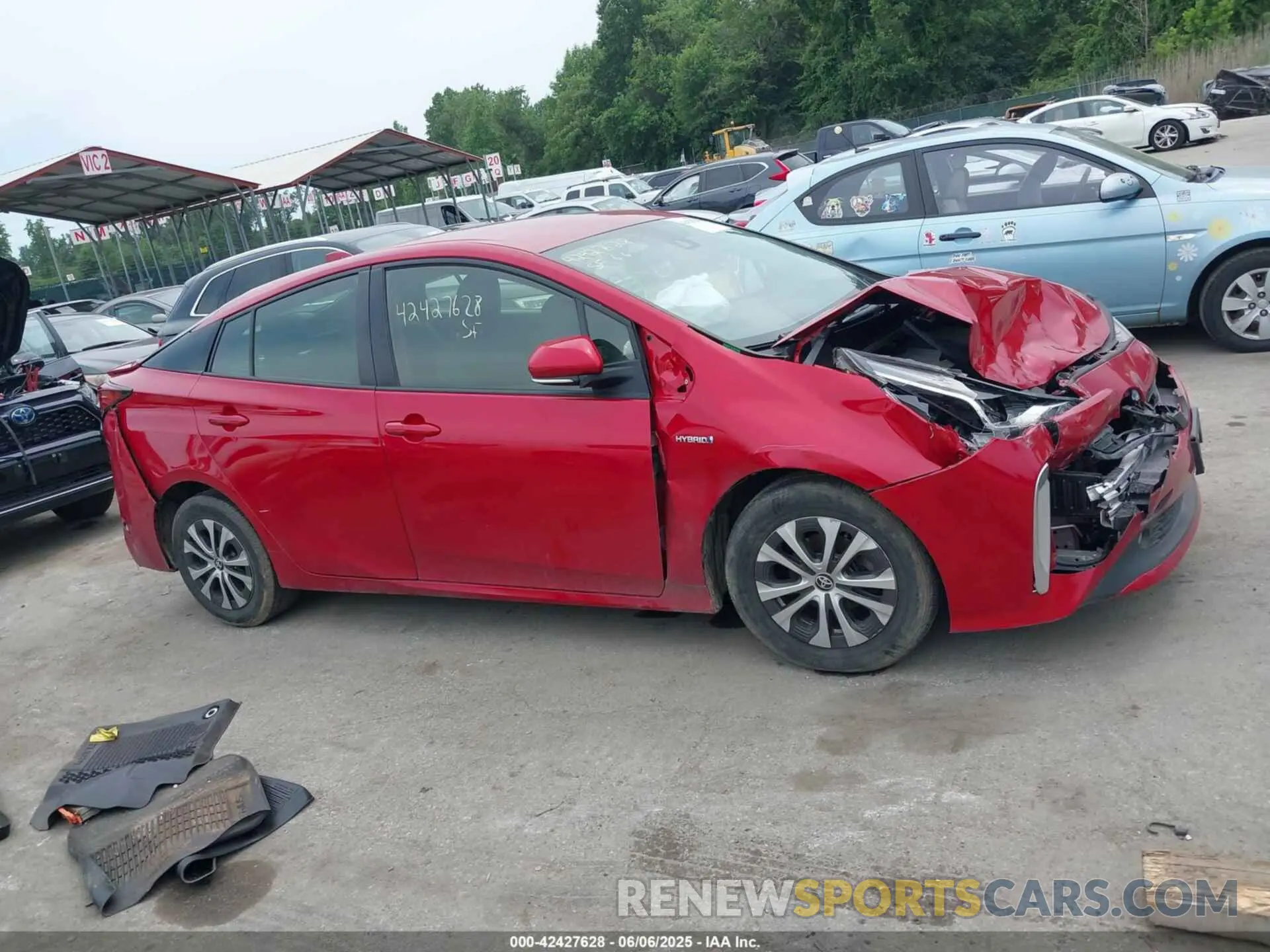 13 Photograph of a damaged car JTDL9MFU9N3034304 TOYOTA PRIUS 2022