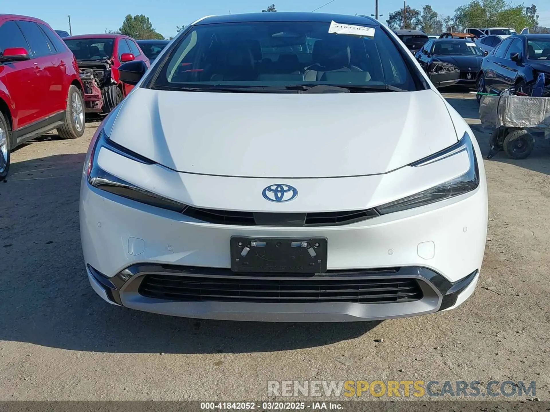 12 Фотография поврежденного автомобиля JTDACAAU2P3000206 TOYOTA PRIUS 2023