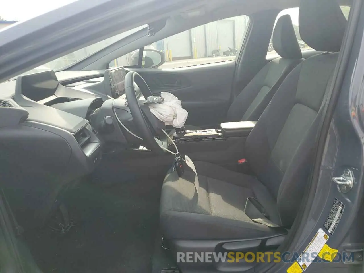 7 Фотография поврежденного автомобиля JTDACAAU5P3007263 TOYOTA PRIUS 2023