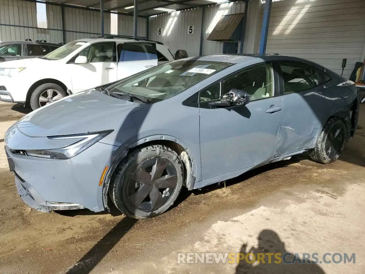 1 Фотография поврежденного автомобиля JTDACAAU6P3004937 TOYOTA PRIUS 2023