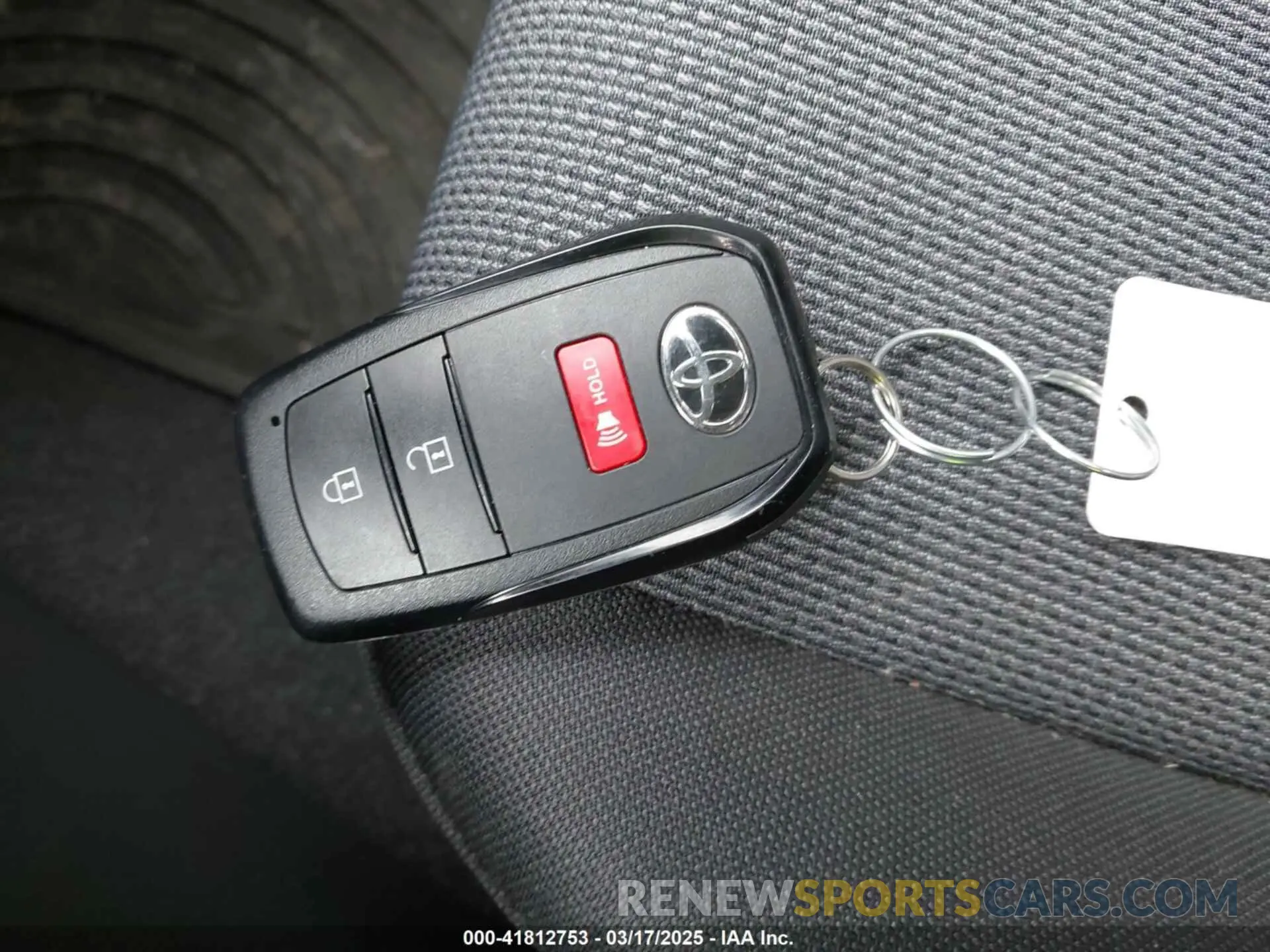 11 Фотография поврежденного автомобиля JTDACAAU8P3002140 TOYOTA PRIUS 2023