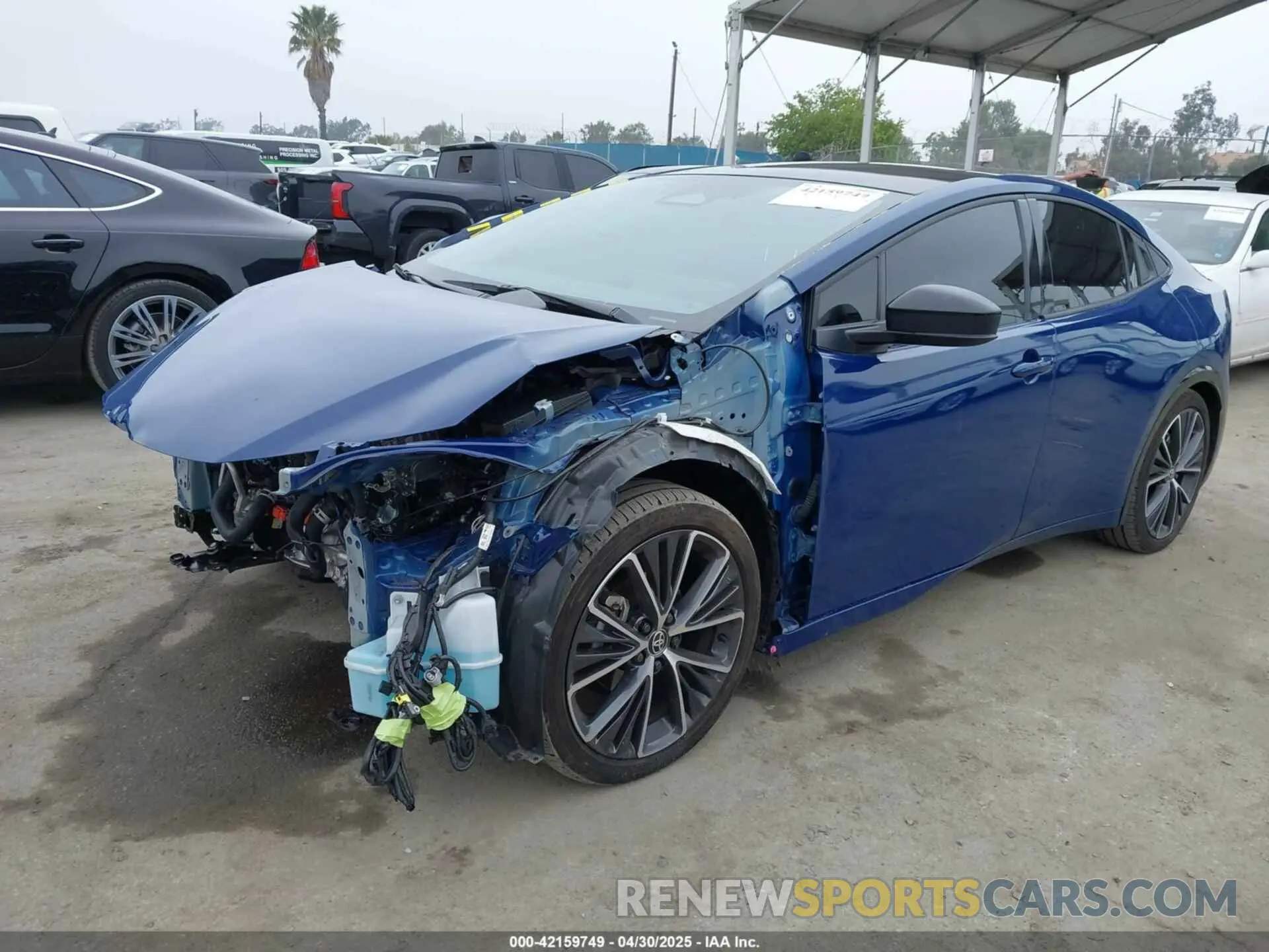 2 Фотография поврежденного автомобиля JTDACAAU8P3002445 TOYOTA PRIUS 2023