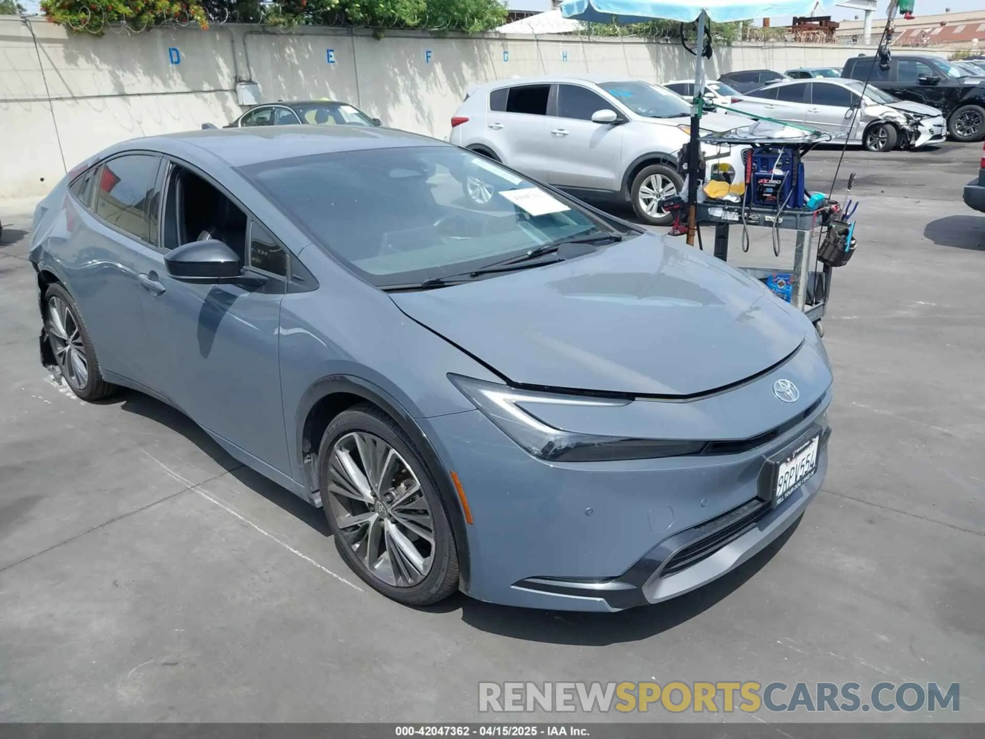 1 Фотография поврежденного автомобиля JTDACAAUXP3006206 TOYOTA PRIUS 2023