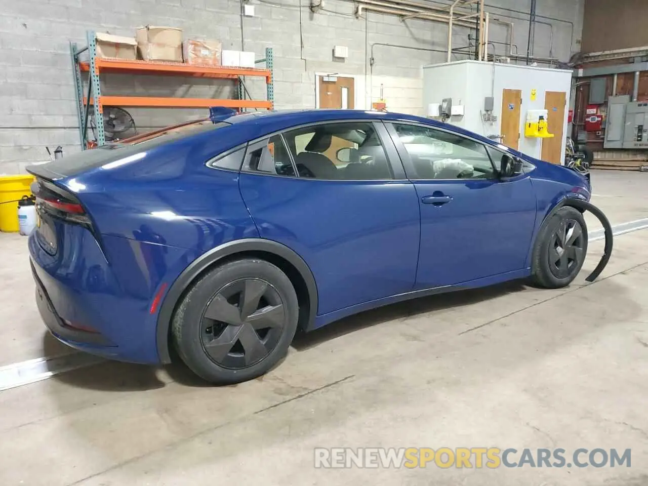 3 Фотография поврежденного автомобиля JTDACAAUXP3010661 TOYOTA PRIUS 2023
