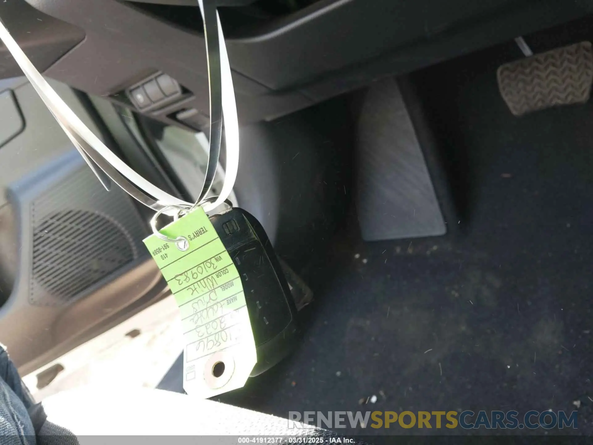 11 Фотография поврежденного автомобиля JTDACAAUXP3010983 TOYOTA PRIUS 2023