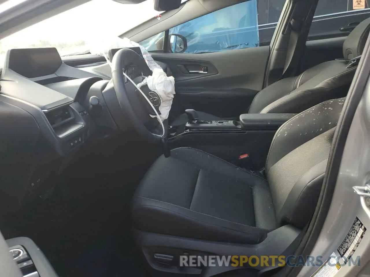 7 Фотография поврежденного автомобиля JTDACAAU0R3020344 TOYOTA PRIUS 2024