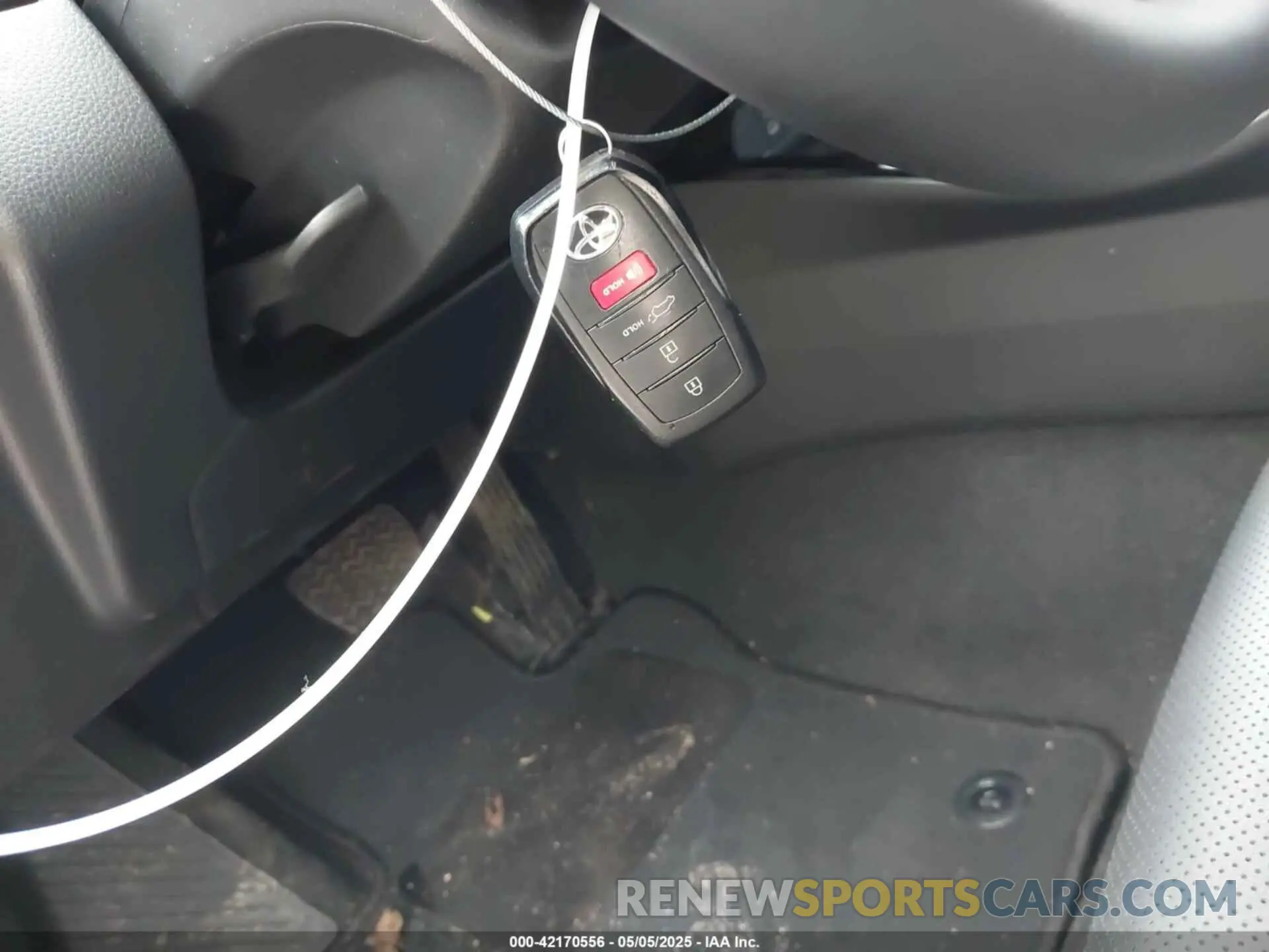 11 Фотография поврежденного автомобиля JTDACAAU0R3020473 TOYOTA PRIUS 2024