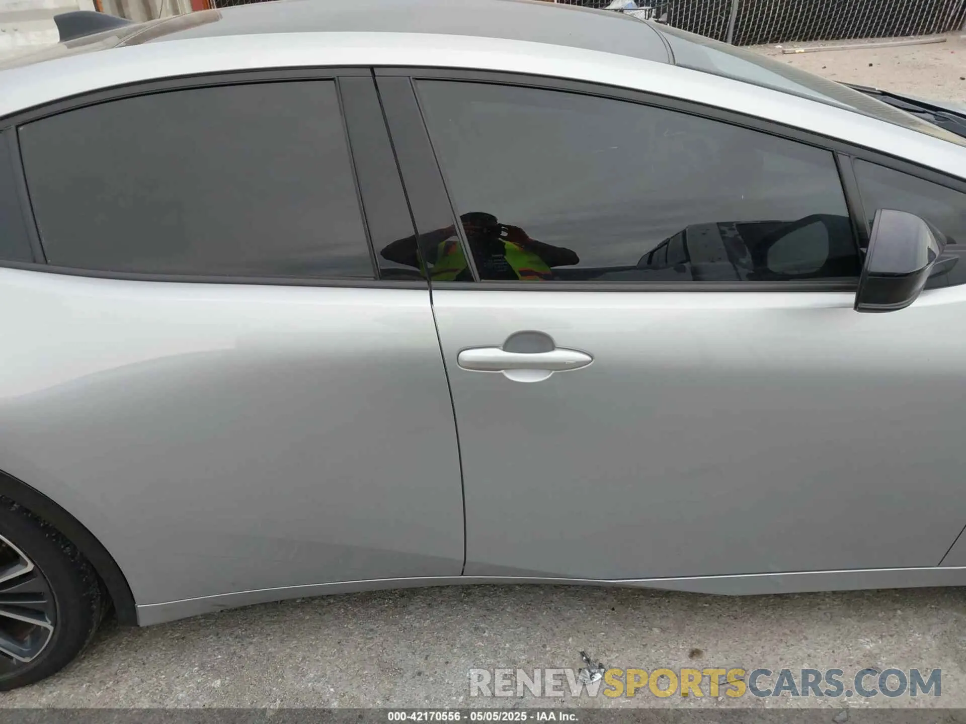 13 Фотография поврежденного автомобиля JTDACAAU0R3020473 TOYOTA PRIUS 2024