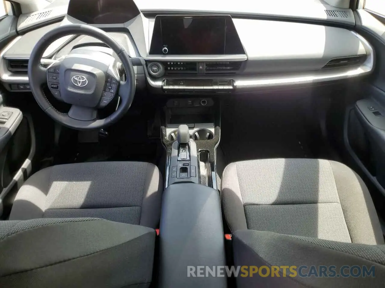 8 Фотография поврежденного автомобиля JTDACAAU0R3026113 TOYOTA PRIUS 2024