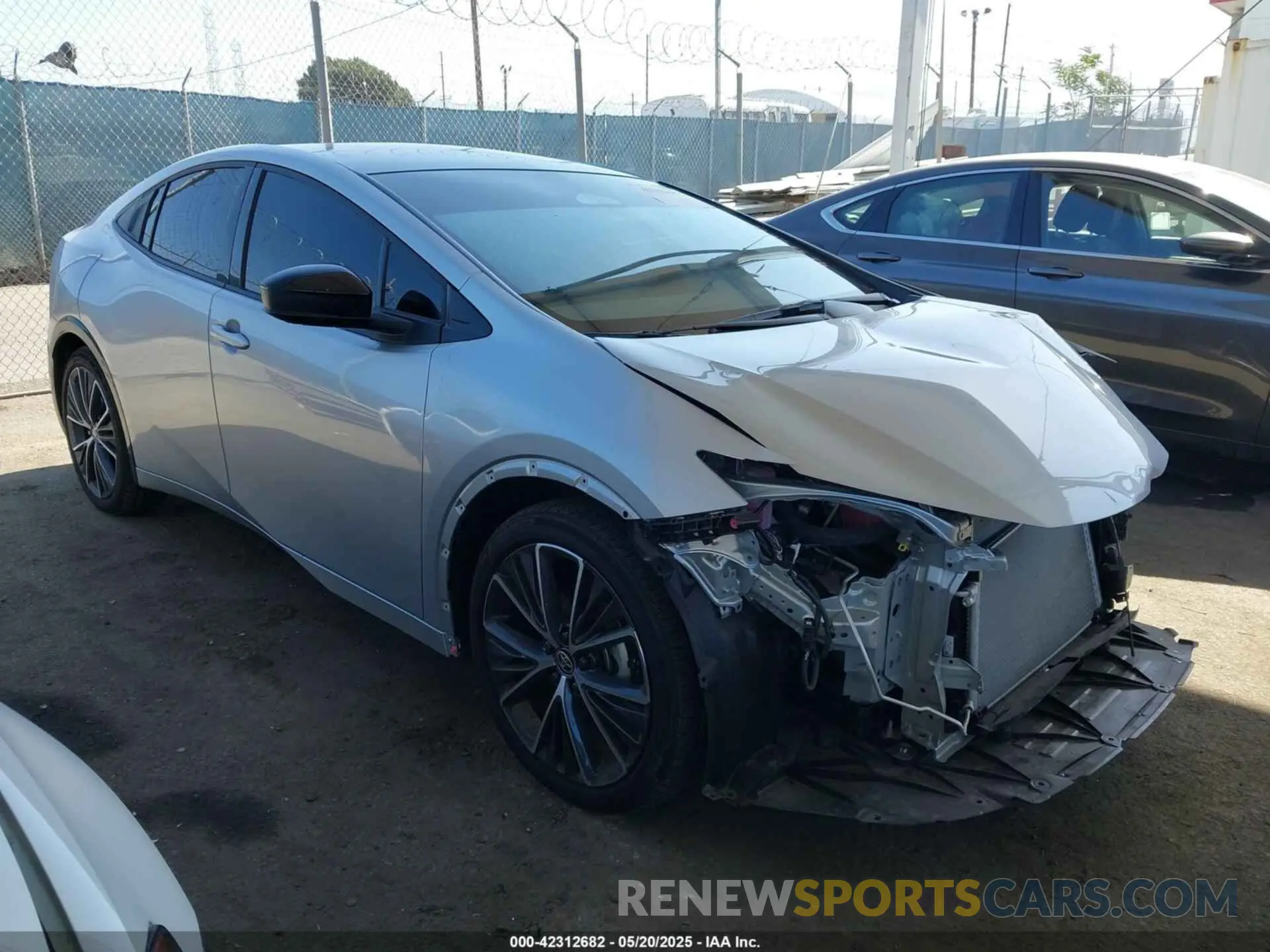 1 Фотография поврежденного автомобиля JTDACAAU0R3034244 TOYOTA PRIUS 2024