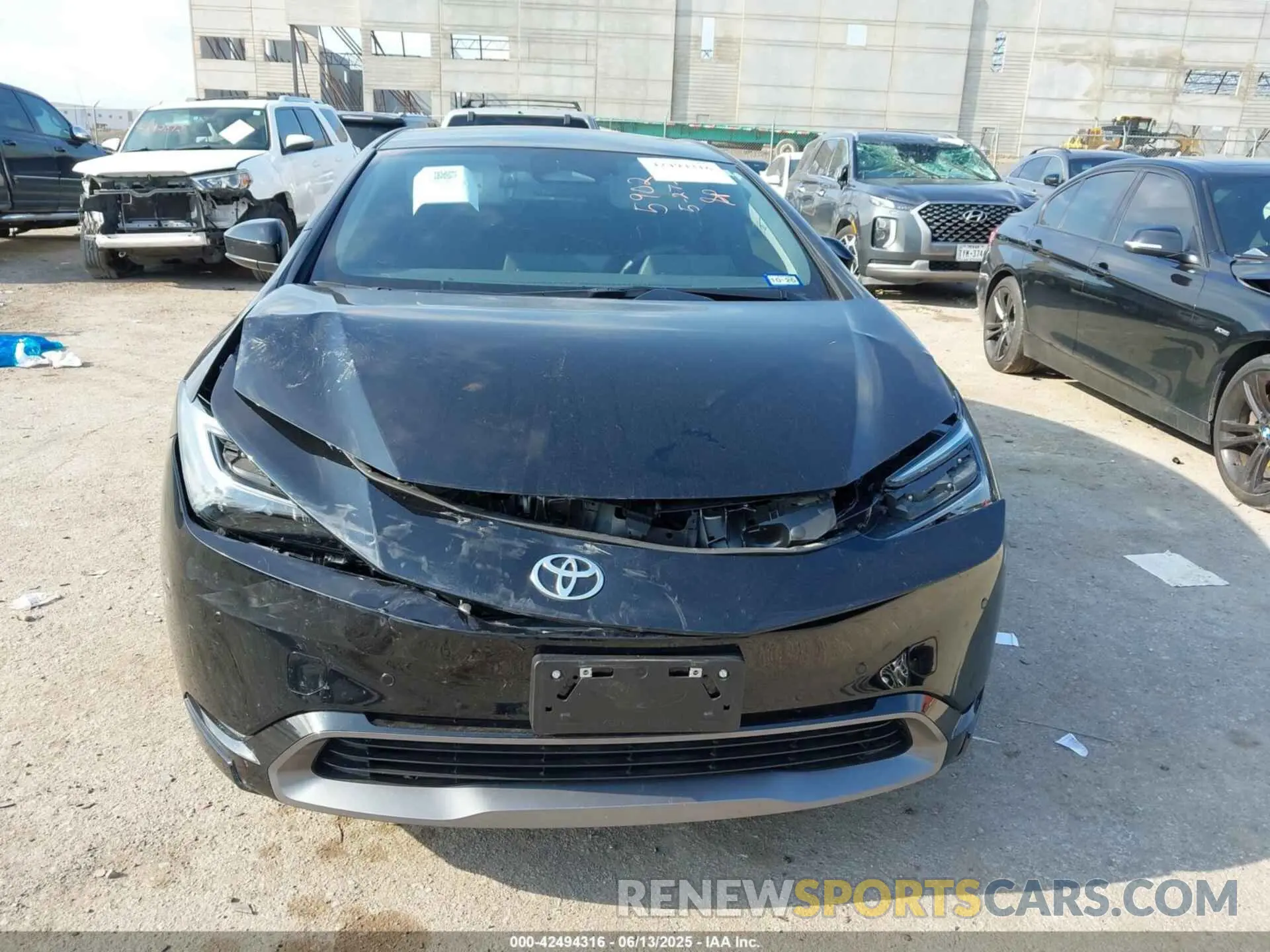12 Фотография поврежденного автомобиля JTDACAAU0R3035376 TOYOTA PRIUS 2024