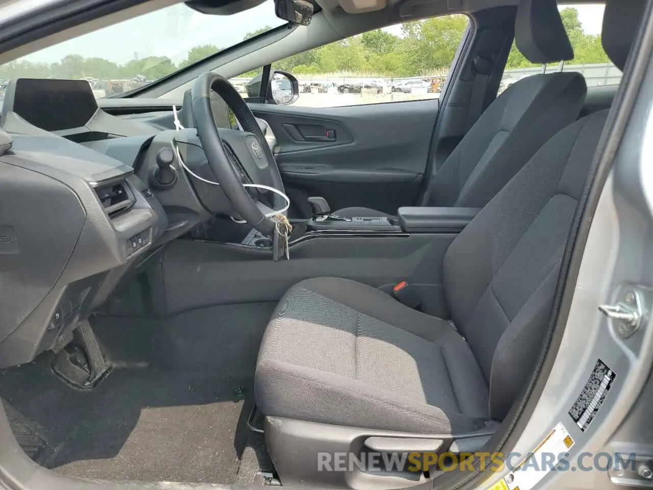 7 Фотография поврежденного автомобиля JTDACAAU0R3046345 TOYOTA PRIUS 2024